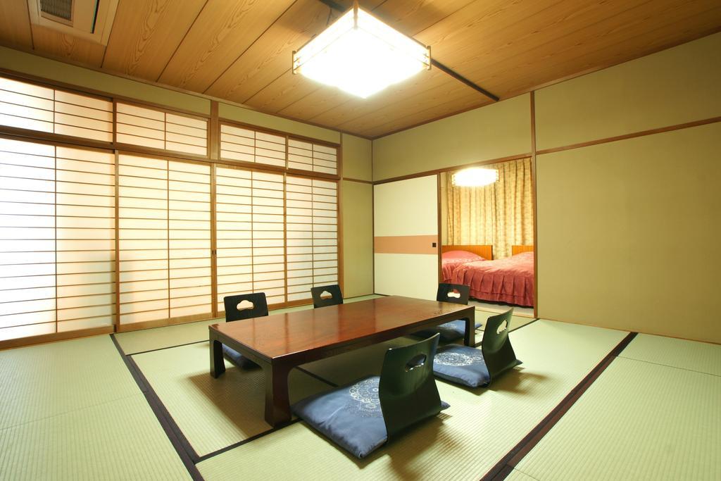 Imakuni Ryokan Takachiho Ruang foto