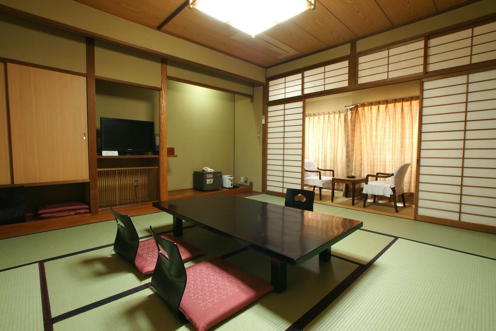 Imakuni Ryokan Takachiho Ruang foto